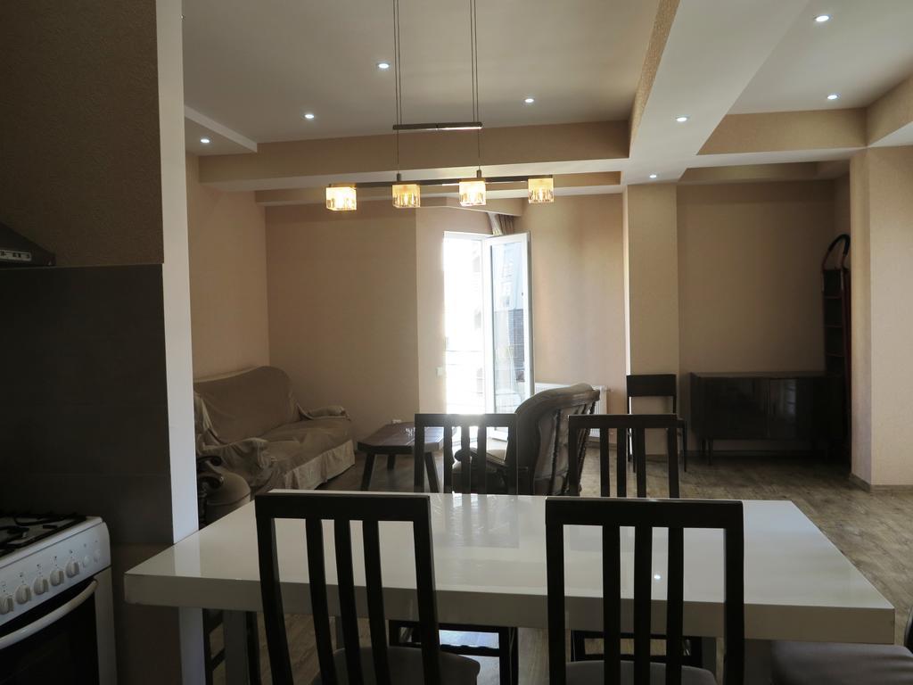 Samatsa Georgia Apartment Tbilisi ภายนอก รูปภาพ